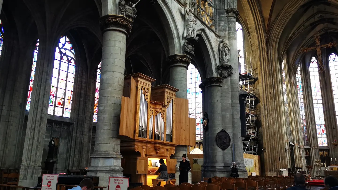 Église Notre-Dame du Sablon　ブリュッセル～パリ出張