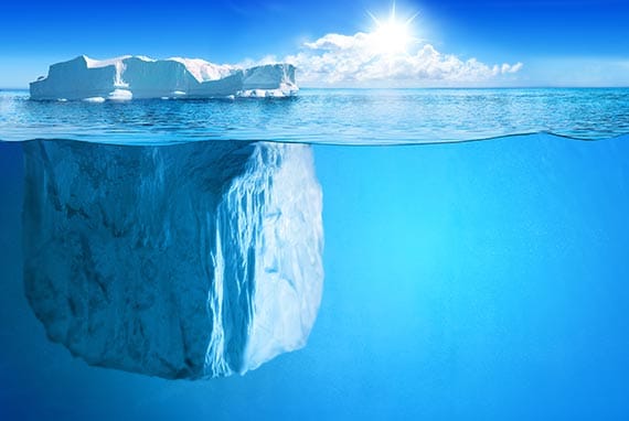 海に浮かぶ氷山は目に見えない底の方が遥かに大きい